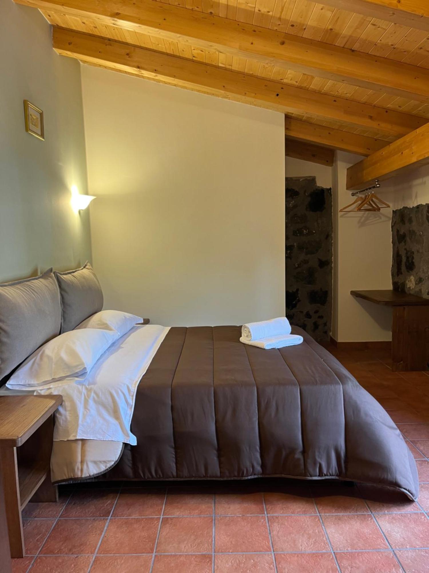Villa Casina Dell'Etna Ragalna ภายนอก รูปภาพ